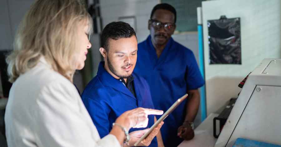 Como empresários podem ganhar dinheiro com IA em um mercado competitivo